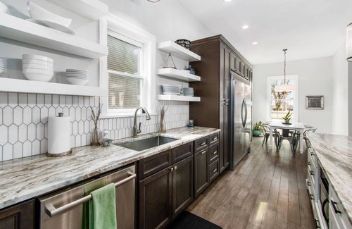 Victorian Village Casa | Large Short North Home, 4 BD, 3 Ba, estacionamiento gratuito / WIFI; Ubicado cerca de OSU / Downtown