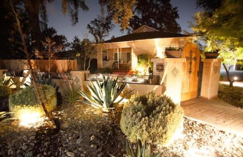 Visalia Casa | Large Groups-Seq Parks Coast Wineries Skiing-All Day Trips!