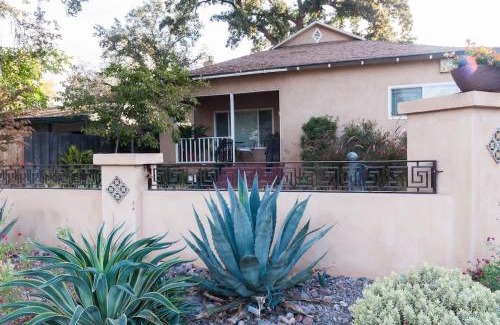 Visalia Casa | Large Groups-Seq Parks Coast Wineries Skiing-All Day Trips!