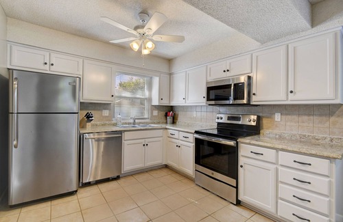 Mission Casa | ♧Large Groups Welcome♧Peloton Bike+Tread♧Grill♧Deck♧8 TVs♧Parking