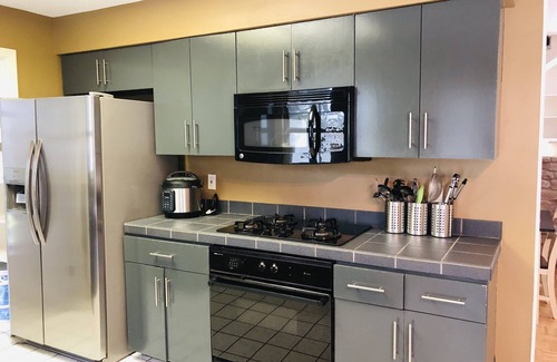 Wetmore Casa | Large heated POOL! Perfect vacation House 5 min to SixFlags & LaCantera
