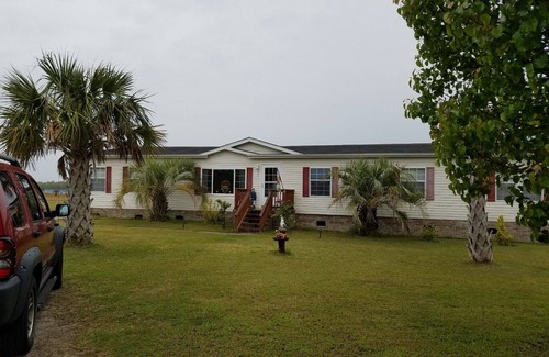 Carteret County Casa | Large home 15 min from ocean, 5 min to boat launch