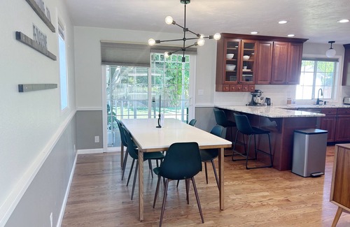 Eugene Casa | Large Home - 2200 Sq. Ft. - Near Campus - Hot Tub!