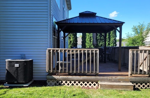 Algonquin Casa | Large Home for Rent - Beats 2 Hotel Rooms!!