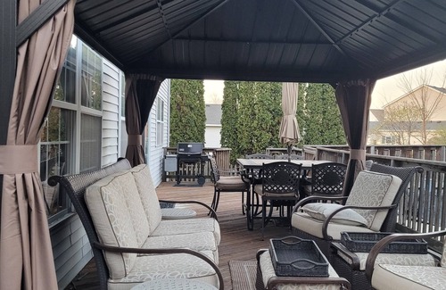 Algonquin Casa | Large Home for Rent - Beats 2 Hotel Rooms!!