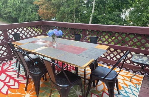 Greenfield Casa | Large Home in Greenfield Sleeps 8, w/4 bedrooms & 3 baths