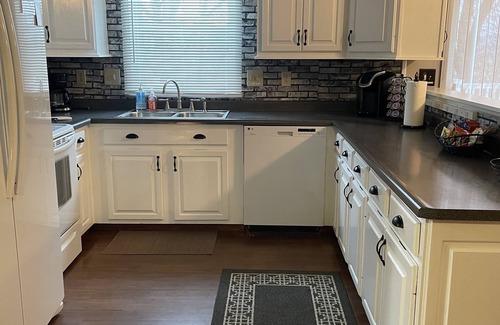 Stockport Casa | Large Home in Southeast, Ohio