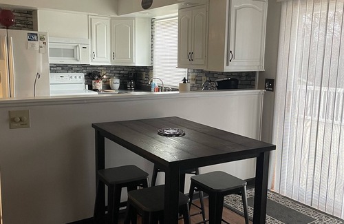 Stockport Casa | Large Home in Southeast, Ohio