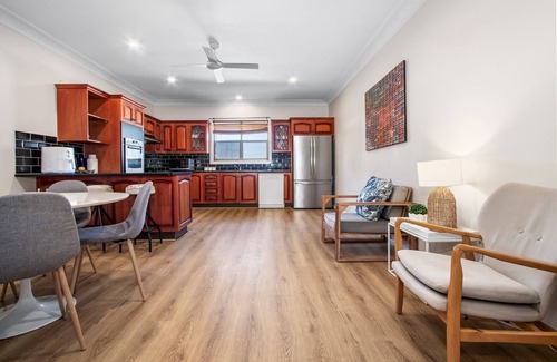 Waratah West Casa | Large Home in Waratah