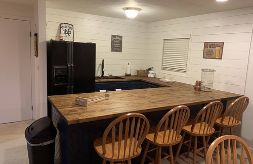 Edwardsburg Casa | Large home on the creek sleeps up to 16 people 2 master suites!