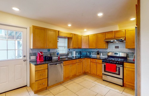 Onset Casa | Large home - W/D & firepit - special rates Oct-May