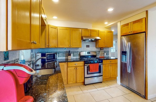 Onset Casa | Large home - W/D & firepit - special rates Oct-May