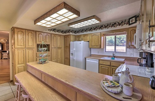 Lakeview Casa | Large Home w/ Games: Walk to Bull Shoal Lake!