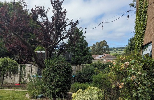 Sutton Cross Casa | Large home, w/gym, climbing wall, pet welcome, by coast, woods, park & village