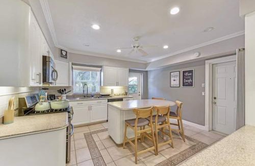 River Oaks Casa | Large Home Wking Bed By Pmi Unit Bh