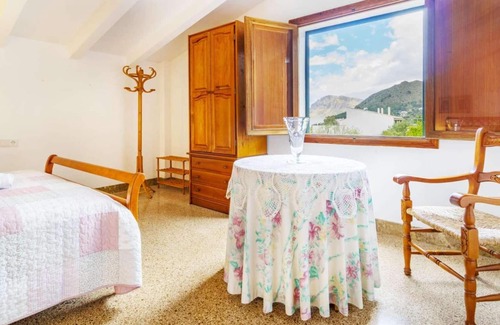 Urbanizacion Mont Ferrutx Villa | Large house in a location close to the city.