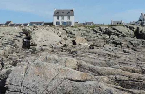 Saint-Guenole Casa | Large house facing the rocks of Saint-Guénolé, along the GR34