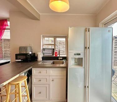 Evelyn Casa | Large house in Central 105
