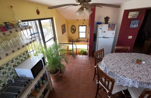 Mauricio Castro Casa | Espaciosa casa con espectacular vista y jardín grande