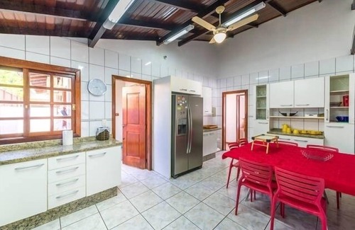 Jurere Internacional Casa | GRAN CASA P / 12, 4 DORMITORIOS (2 SUITES), wifi, a 350 m del mar. COMPARTE EN 12 VECES