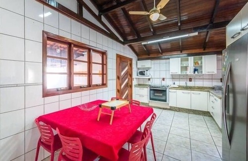 Jurere Internacional Casa | GRAN CASA P / 12, 4 DORMITORIOS (2 SUITES), wifi, a 350 m del mar. COMPARTE EN 12 VECES