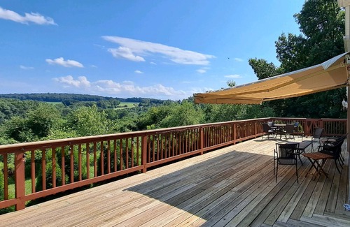Glen Rock Casa | Large house that sleeps 10 on 15 acres near Heritage Rail Trails, Glen Rock, PA