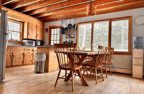 Moscow Casa | Large house with hot tub 5min from Stowe