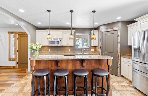 Thayne Casa | Large house with lots of space. Just minutes away from national forest.
