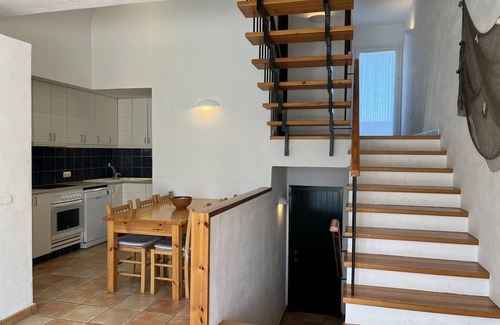 Fornells Chalet De Esquí | Amplia casa con pisinca comunitaria cerca del mar