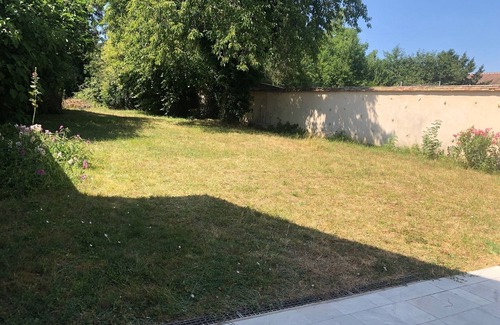 Soisy-sur-Ecole Casa | Gran casa independiente en el centro del pueblo con gran jardín.