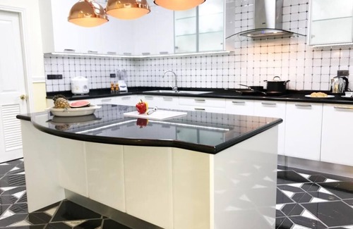 Khlong Ton Sai Condominio | Large Luxury Riverside Penthouse. 5 Star hotel area, close to Skytrain,