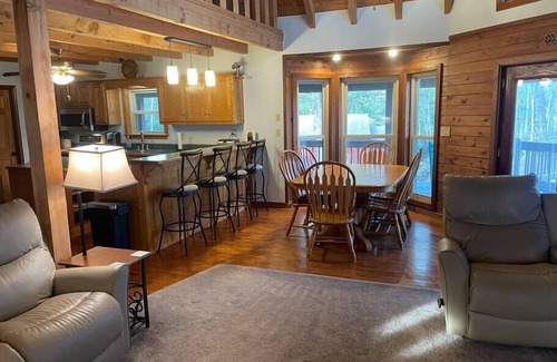 Jacksboro Casa | Large lake home with room to play.