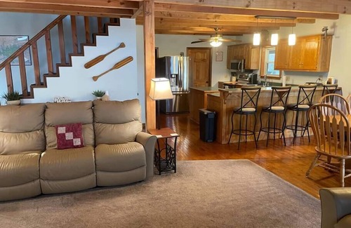 Jacksboro Casa | Large lake home with room to play.