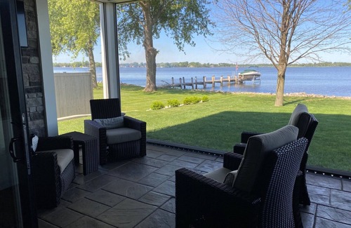 Butte Des Morts Casa | Large Lake House - 4 Bedroom - EAA Oshkosh