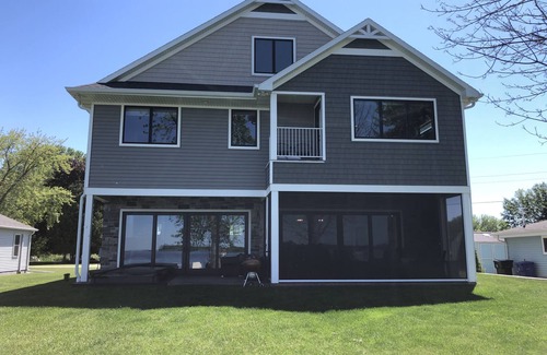 Butte Des Morts Casa | Large Lake House - 4 Bedroom - EAA Oshkosh