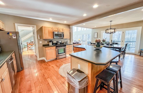 McHenry Casa | Large Lakefront Home! Private dock and hot tub!