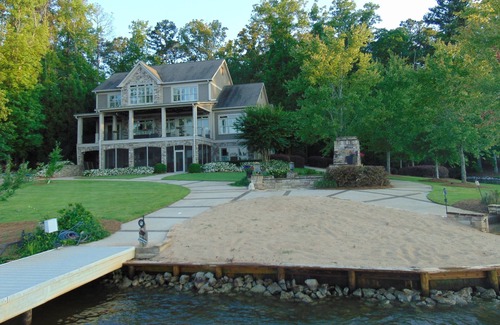 Lake Oconee Casa | Gran casa frente al lago con spa, chimenea al aire libre en el lago principal, generador de la casa