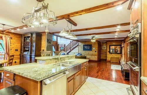 Maynardville Casa | Large lakefront retreat with huge dock, sun deck, kayaks and hot tub;