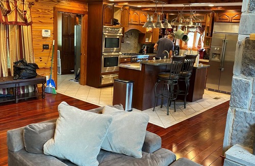 Maynardville Casa | Large lakefront retreat with huge dock, sun deck, kayaks and hot tub;