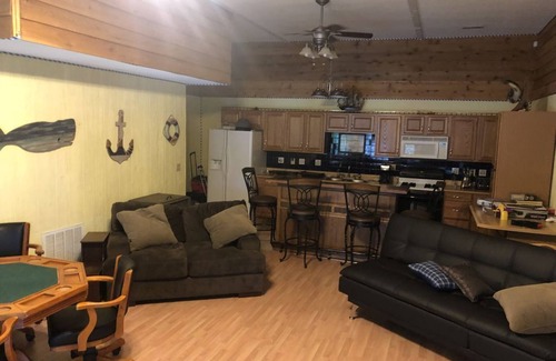 Maynardville Casa | Large lakefront retreat with huge dock, sun deck, kayaks and hot tub;