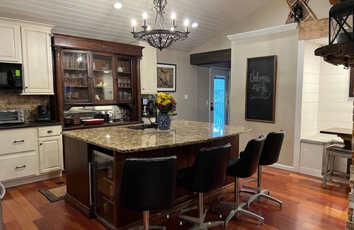 Twin Lakes Casa | Large Lakehouse with hot tub. walk to public beach in Twin Lakes WI
