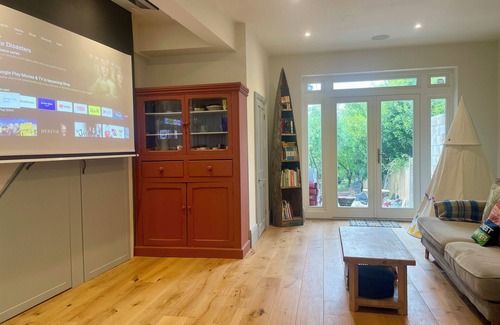 Dulwich Casa | Large living space l, four bedrooms, long garden in East Dulwich