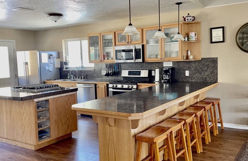 Lava Hot Springs Casa | Large Lodge in Lava Hot Springs, Idaho 8 bedrooms sleeps 35