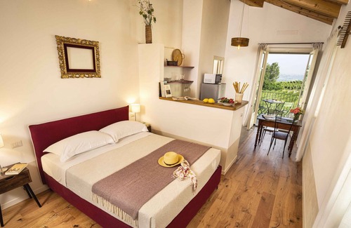 Cherasco Otro | Large loft 3 with swimming pool + garden in a country house in the Barolo area