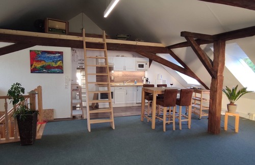 Schwerin Apartamento | Large loft apartment, private entrance, e-charging station and free parking space