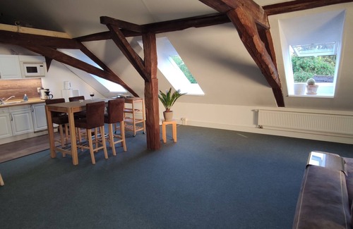 Schwerin Apartamento | Large loft apartment, private entrance, e-charging station and free parking space