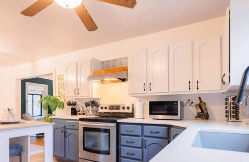 Homecroft Casa | Large Lot SFR, close to IU, Downtown and Southport