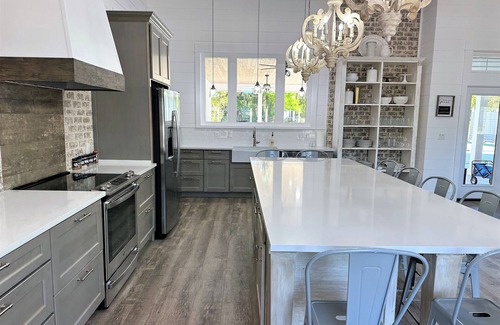 Foley Casa | Large Lux Home,Private Pool,Spa,Backyard, 6 Bdrms, Beach,Wharf,OWA 15 Mins Away,