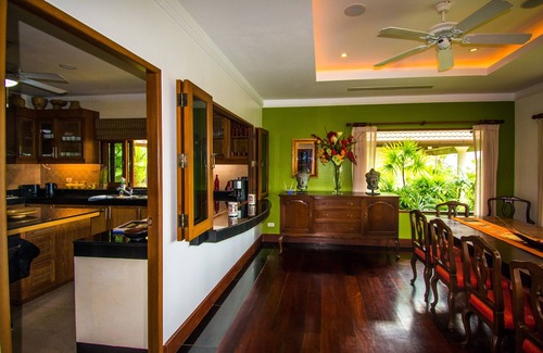 Choeng Thale Villa | Gran villa de lujo de 6 camas con piscina para 13 personas con servicio de limpieza diario nr Layan Beach