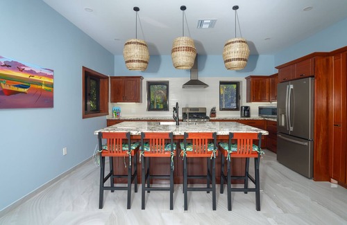 Cocoplum Villa | Large Luxury and Contemporary Villa with pool in the gated community of Naia